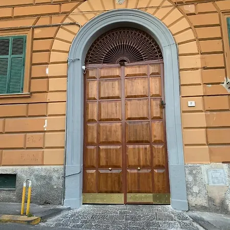 Miranda Nel Cuore Del Vomero Appartement *