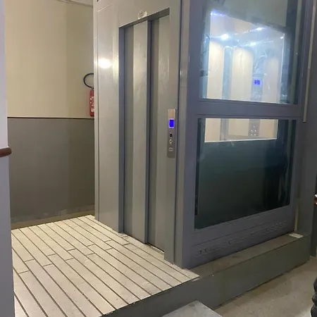 Apartamento Miranda Nel Cuore Del Vomero Nápoles