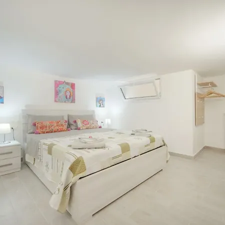 Miranda Nel Cuore Del Vomero Nápoles