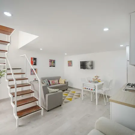 Miranda Nel Cuore Del Vomero Nápoles