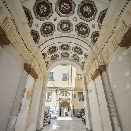 Miranda Nel Cuore Del Vomero Naples