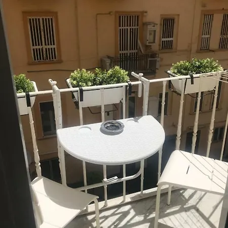 Apartamento Miranda Nel Cuore Del Vomero Nápoles